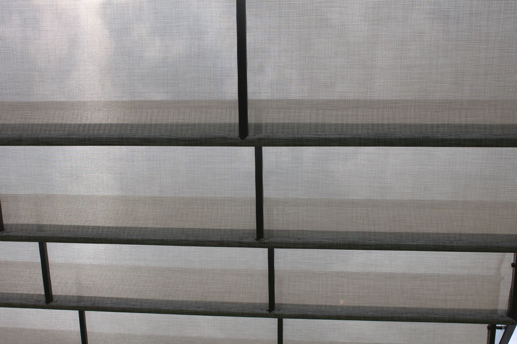 Garten im Quadrat | Große Design-Garten-Pergola mit Lamellendach und 2