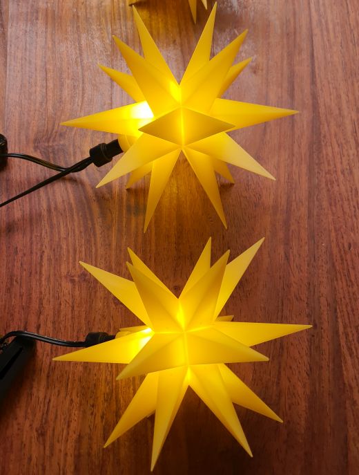 Outdoor-Lichterkette mit 9 Sternen (12 cm) weiß oder gelb, 3D, LED, mit Stromkabel gelb