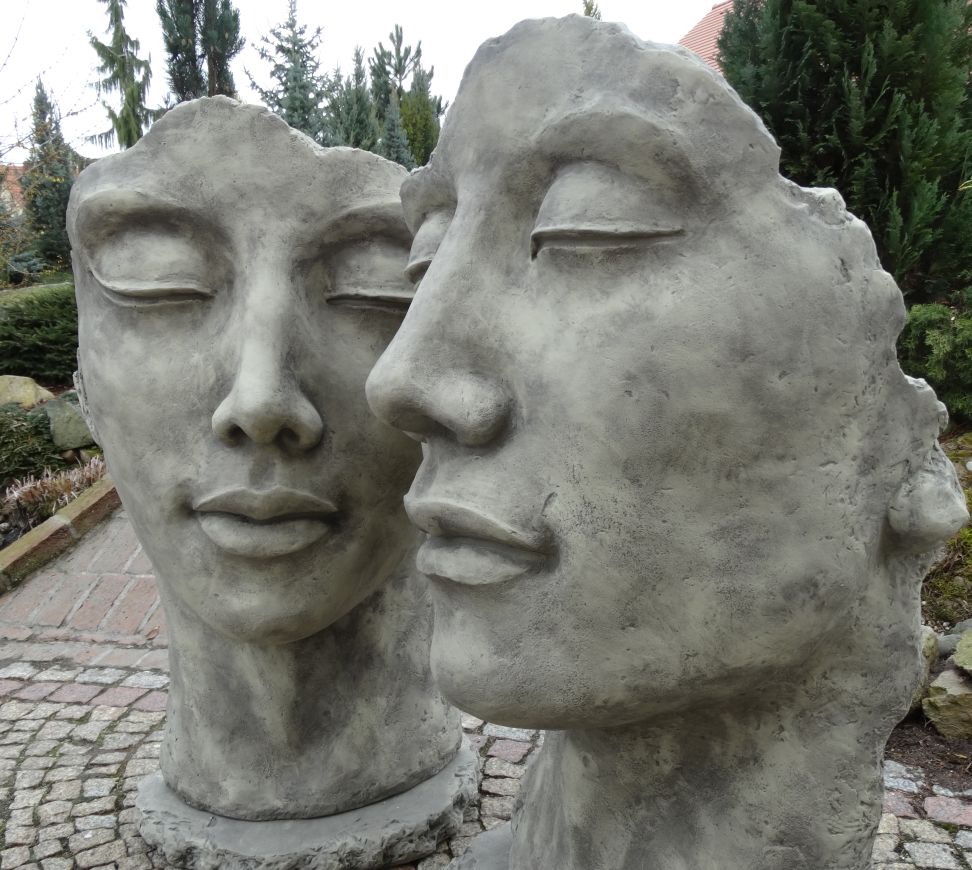 beton-bste-gesicht-fraumann-garten-skulptur-portrait-outdoor-gro