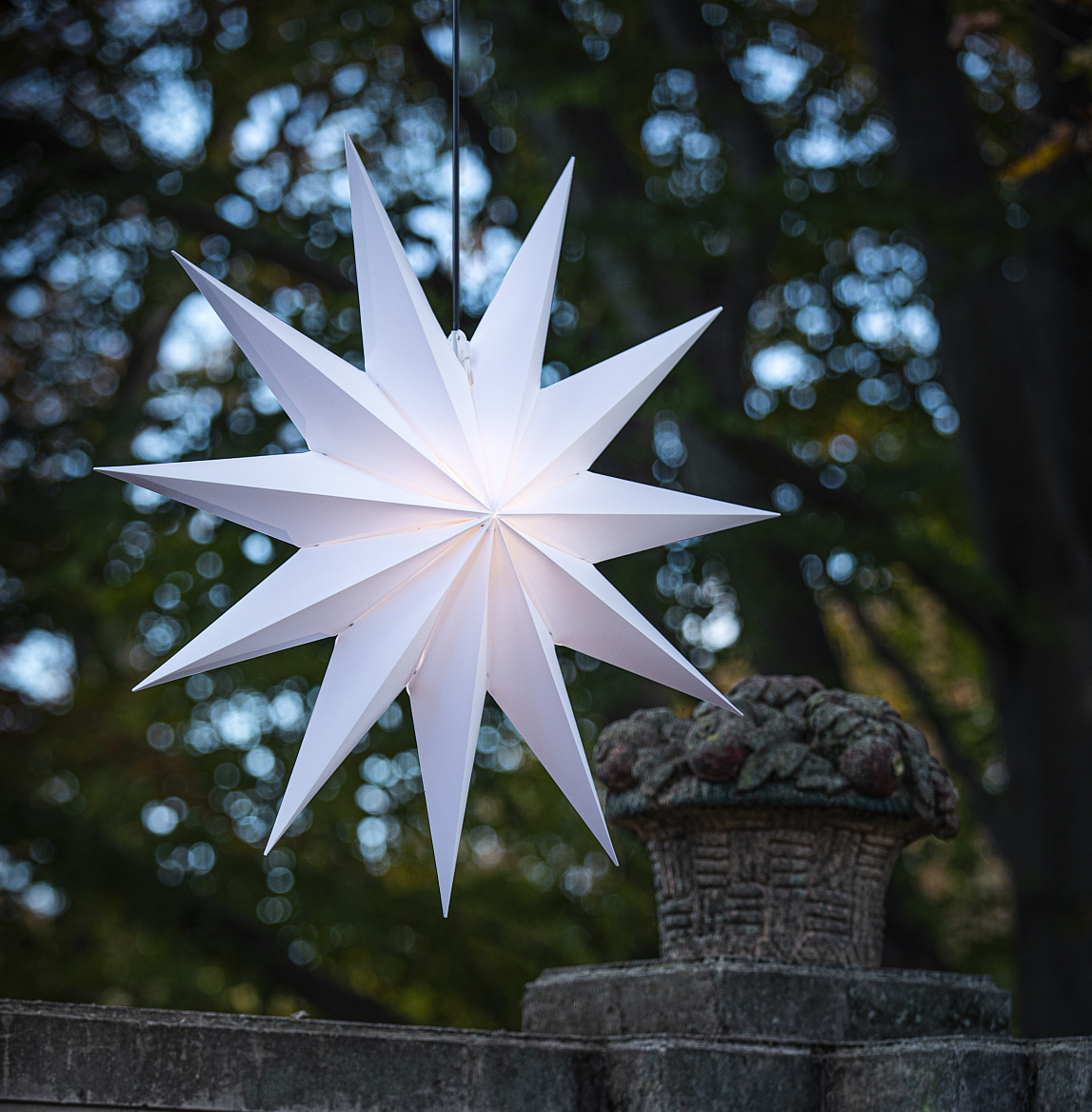 Weißer XXL-Leuchtstern Ø 100 cm, 11-Zacker, hängend für aussen
