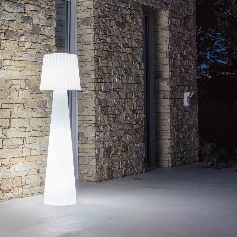 lady-outdoor-leuchte-stehlampe-garten-mit-kabel-wetterfest-artikelfoto lady-outdoor-leuchte-stehlampe-garten-mit-kabel-wetterfest-artikelfoto