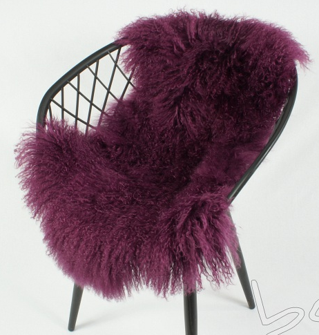 tibetlammfell-echtes-fell-sitzberwurf-auberginefel-073