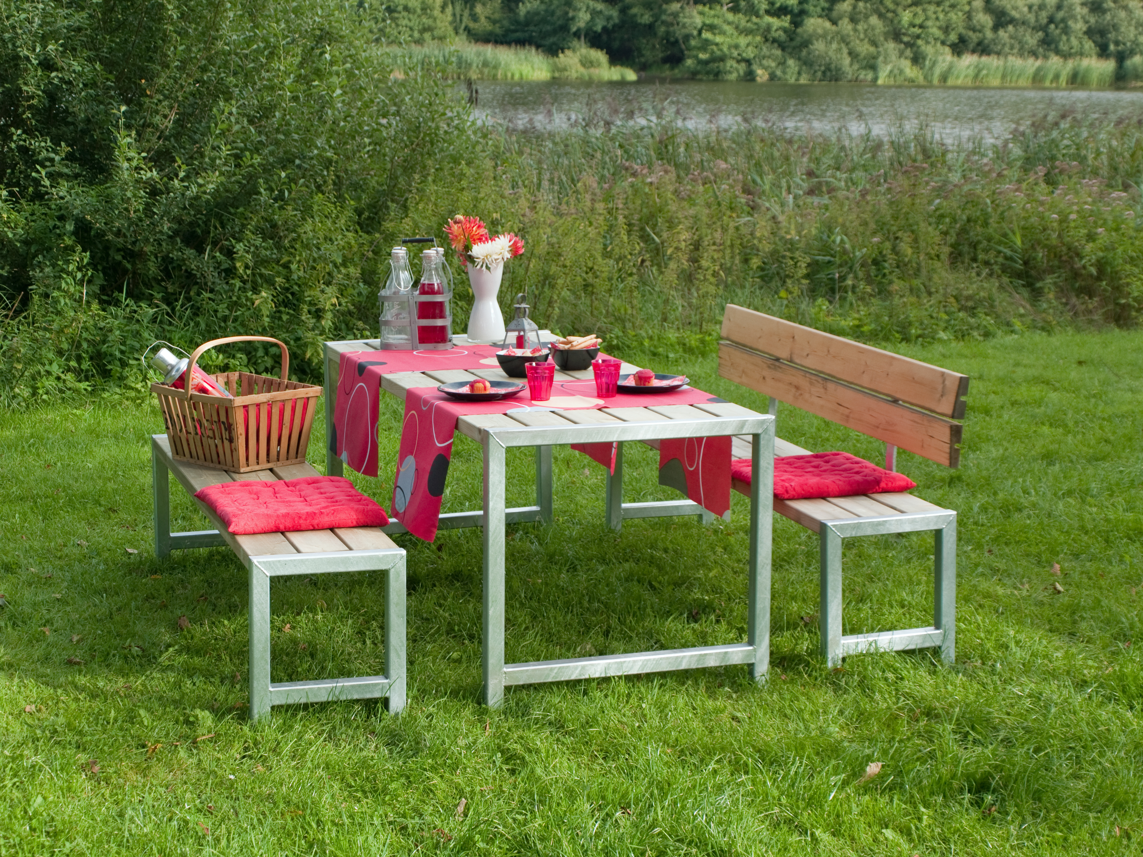 OSLO Outdoor-Sitzgruppe Massivholz Farbauswahl, Tisch + 2 Bänke + 1 Rückenlehne