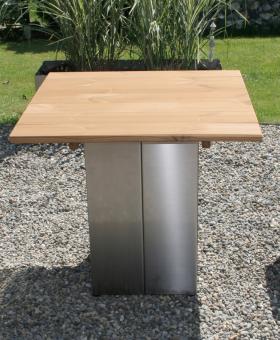 Garten-Tisch aus Edelstahl und Holz, modern, puristisch 
